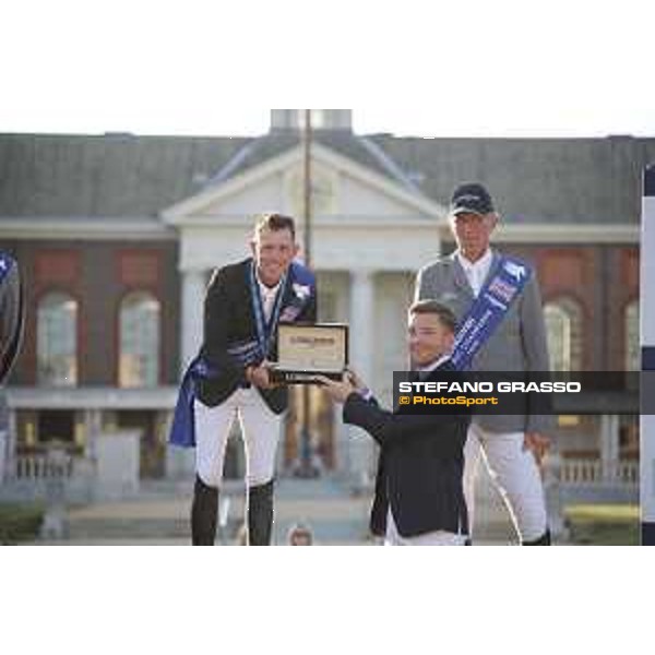 LGCT of London - Prize giving ceremony - Scott Brash receives the Longines watch from Maxim de Turckheim - London, Royal Hospital Chelsea, 4 August 2018 - ph.Stefano Grasso/LGCT