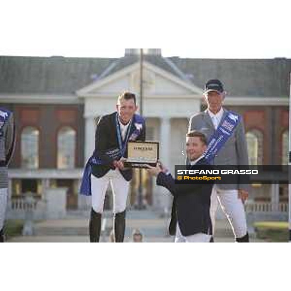 LGCT of London - Prize giving ceremony - Scott Brash receives the Longines watch from Maxim de Turckheim - London, Royal Hospital Chelsea, 4 August 2018 - ph.Stefano Grasso/LGCT