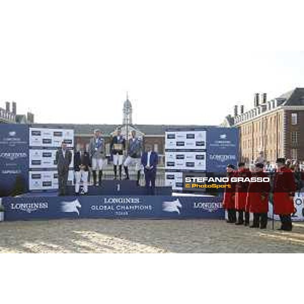 LGCT of London - Prize giving ceremony - The podium: 1st Scott Brash (GBR), 2nd Peder Fredricson (SWE) and 3rd Ludger Beerbaum (GER). Lars Windhorst, Maxim de Turckheim, Lady Harris and Kirkham, Jan Tops - London, Royal Hospital Chelsea, 4 August 2018 - ph.Stefano Grasso/LGCT