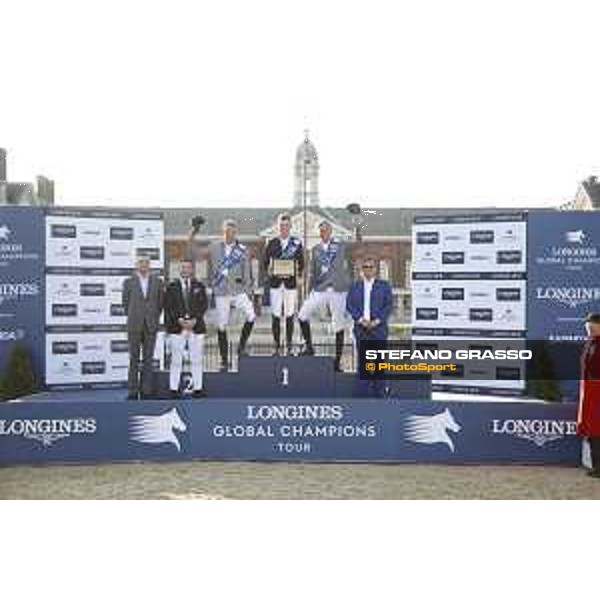 LGCT of London - Prize giving ceremony - The podium: 1st Scott Brash (GBR), 2nd Peder Fredricson (SWE) and 3rd Ludger Beerbaum (GER). Lars Windhorst, Maxim de Turckheim, Lady Harris and Kirkham, Jan Tops - London, Royal Hospital Chelsea, 4 August 2018 - ph.Stefano Grasso/LGCT