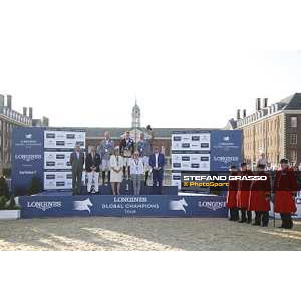 LGCT of London - Prize giving ceremony - The podium: 1st Scott Brash (GBR), 2nd Peder Fredricson (SWE) and 3rd Ludger Beerbaum (GER). Lars Windhorst, Maxim de Turckheim, Lady Harris and Kirkham, Jan Tops - London, Royal Hospital Chelsea, 4 August 2018 - ph.Stefano Grasso/LGCT