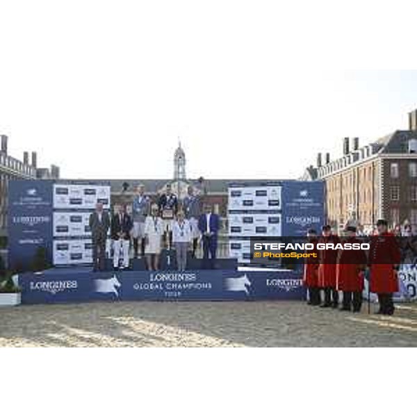 LGCT of London - Prize giving ceremony - The podium: 1st Scott Brash (GBR), 2nd Peder Fredricson (SWE) and 3rd Ludger Beerbaum (GER). Lars Windhorst, Maxim de Turckheim, Lady Harris and Kirkham, Jan Tops - London, Royal Hospital Chelsea, 4 August 2018 - ph.Stefano Grasso/LGCT