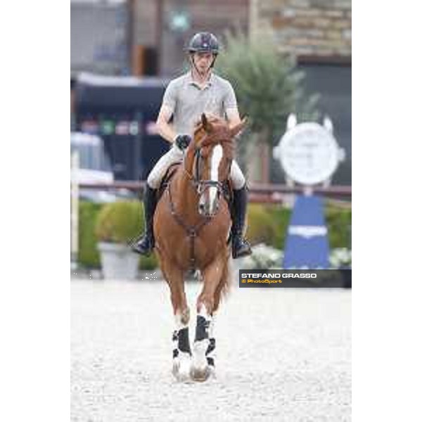 LGCT of Valkenswaard - Warm up - Harrie Smolders (NED) on Emerald - Valkenswaard, Stal Tops, 9 August 2018 - ph.Stefano Grasso/LGCT