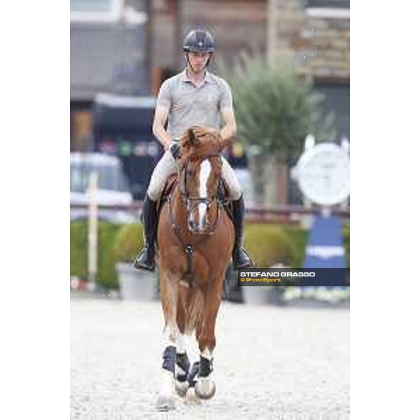 LGCT of Valkenswaard - Warm up - Harrie Smolders (NED) on Emerald - Valkenswaard, Stal Tops, 9 August 2018 - ph.Stefano Grasso/LGCT