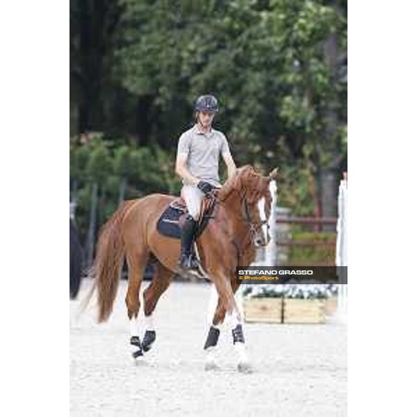 LGCT of Valkenswaard - Warm up - Harrie Smolders (NED) on Emerald - Valkenswaard, Stal Tops, 9 August 2018 - ph.Stefano Grasso/LGCT