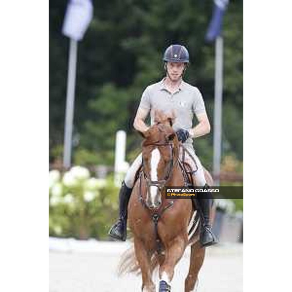 LGCT of Valkenswaard - Warm up - Harrie Smolders (NED) on Emerald - Valkenswaard, Stal Tops, 9 August 2018 - ph.Stefano Grasso/LGCT