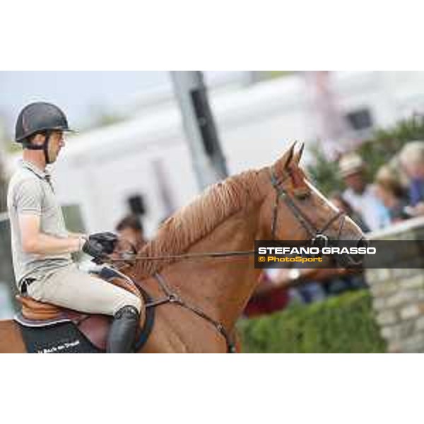 LGCT of Valkenswaard - Warm up - Harrie Smolders (NED) on Emerald - Valkenswaard, Stal Tops, 9 August 2018 - ph.Stefano Grasso/LGCT