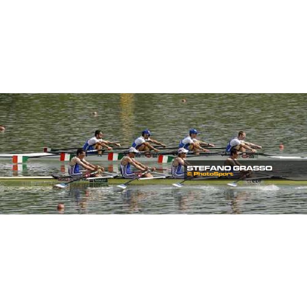 Daniele Danesin, Stefano Basalini, Daniele Gilardoni, Francesco Sancassani and french team at the last few meters to the line of the world championships Linz Ottensheim, 27th july 2008 ph. Stefano Grasso