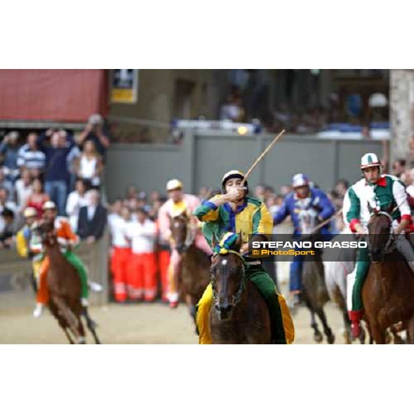 Giuseppe Zedde nickname Gingillo on Elisir Logudoro wins the Palio di Siena 2008 Siena, 16th august 2008 ph. Stefano Grasso