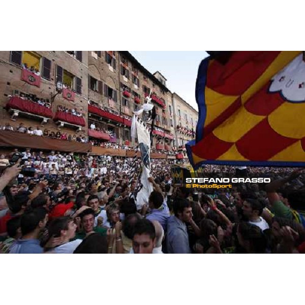 Piazza del Campo after the finish of the Palio dell\' Assunta won by the Contrada del Bruco Siena, 16th august 2008 ph. Stefano Grasso