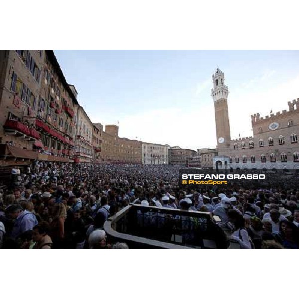 Piazza del Campo after the finish of the Palio dell\' Assunta won by the Contrada del Bruco Siena, 16th august 2008 ph. Stefano Grasso