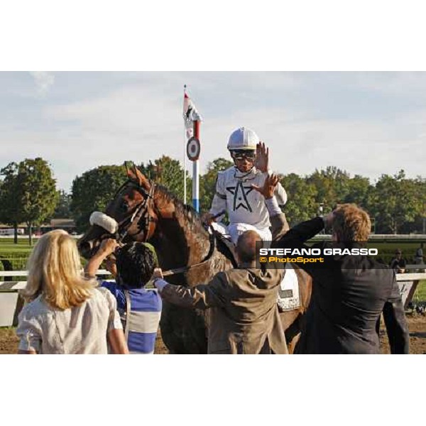 congratulations for Garrett Gomez on Colonel John after winning the 139th running of the Travers presented by Shadwell Farm Saratoga, 23rd august 2008 ph. Stefano Grasso