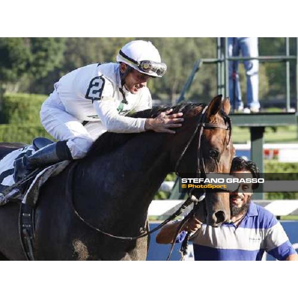 Garrett Gomez thanks Colonel John after winning the 139th running of the Travers presented by Shadwell Farm Saratoga, 23rd august 2008 ph. Stefano Grasso