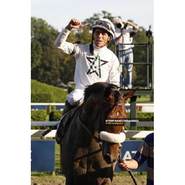 Garrett Gomez exultin on Colonel John after winning the 139th running of the Travers presented by Shadwell Farm Saratoga, 23rd august 2008 ph. Stefano Grasso