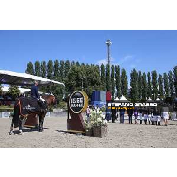 LGCT of Berlin - Class 5 - Prize giving ceremony - Julien Epaillard (FRA) on Safari D\'Auge - Berlin, Sommergarten, 29 July 2018 - ph.Stefano Grasso/LGCT