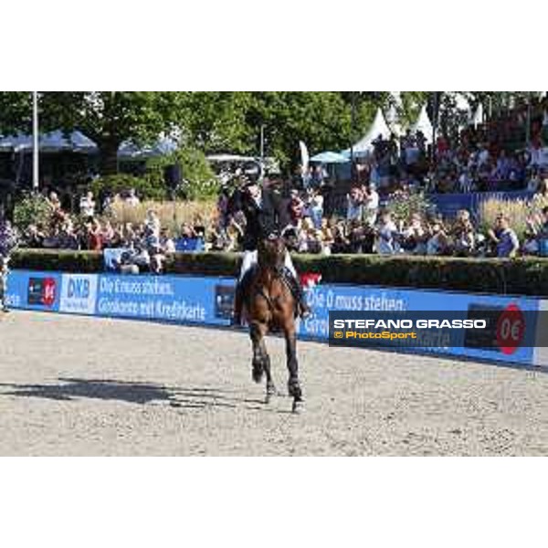 LGCT of Berlin - Class 6 - Prize giving ceremony - Marcus Ehning (GER) on Comme il Faut - Berlin, Sommergarten, 29 July 2018 - ph.Stefano Grasso/LGCT