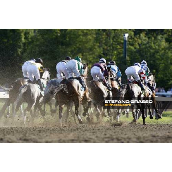 the horses of the 139th running of the Travers presented by Shadwell Farm, turn the first bend Saratoga, 23rd august 2008 ph. Stefano Grasso