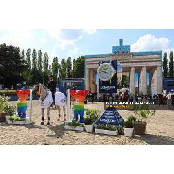 LGCT of Berlin - Class 1 - Prize giving ceremony - Emanuele Gaudiano on Caspar - Berlin, Sommergarten, 27 July 2018 - ph.Stefano Grasso/LGCT