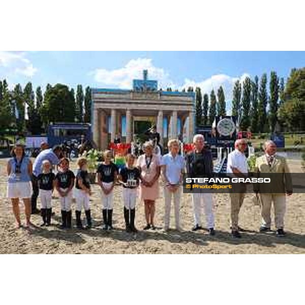 LGCT of Berlin - Class 1 - Prize giving ceremony - Emanuele Gaudiano on Caspar - Berlin, Sommergarten, 27 July 2018 - ph.Stefano Grasso/LGCT
