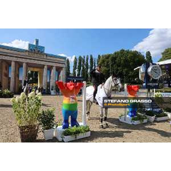 LGCT of Berlin - Class 1 - Prize giving ceremony - Emanuele Gaudiano on Caspar - Berlin, Sommergarten, 27 July 2018 - ph.Stefano Grasso/LGCT