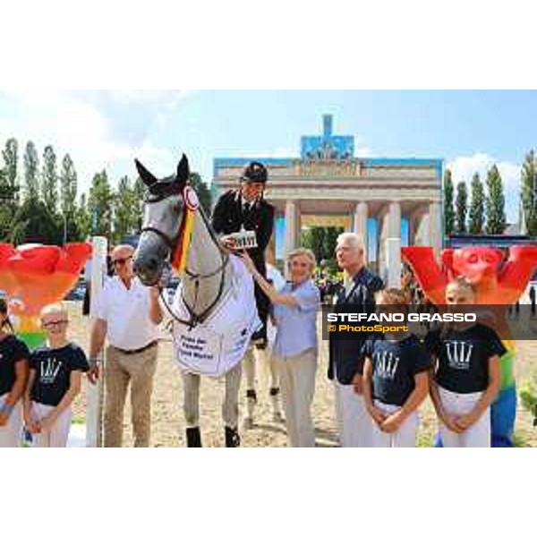 LGCT of Berlin - Class 1 - Prize giving ceremony - Emanuele Gaudiano on Caspar - Berlin, Sommergarten, 27 July 2018 - ph.Stefano Grasso/LGCT