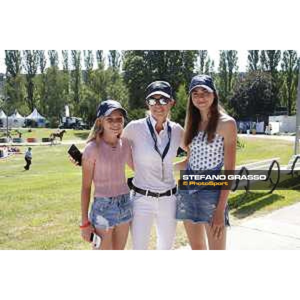 LGCT of Berlin - Behind the scenes - Edwina Tops-Alexander (AUS) and fans - Berlin, Sommergarten, 29 July 2018 - ph.Stefano Grasso/LGCT