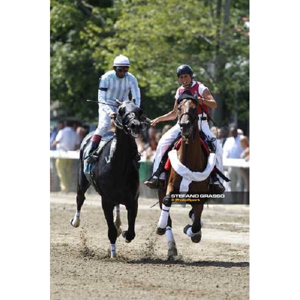 stopping a horse after the race Saratoga, 23rd august 2008 ph. Stefano Grasso