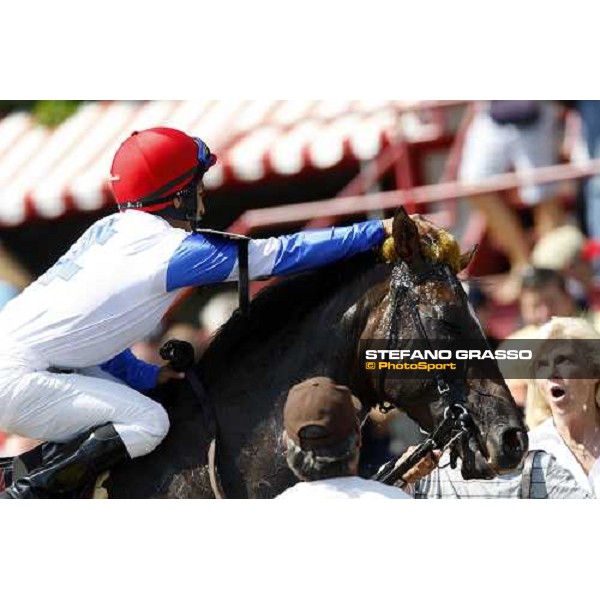 a shower after winning the race Saratoga, 23rd august 2008 ph. Stefano Grasso