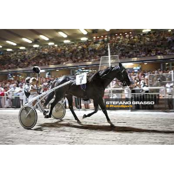 Enrico Bellei with his sons and Ghiaccio del Nord parades after winning the Campionato Europeo Cesena, 6th september 2008 ph. Stefano Grasso