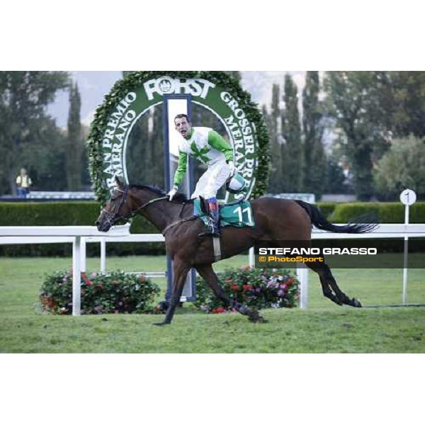 Raffaele Romano on Sharstar wins the 69.¡ Gran Premio Merano Forst Merano, 28th sep. 2008 ph. Stefano Grasso