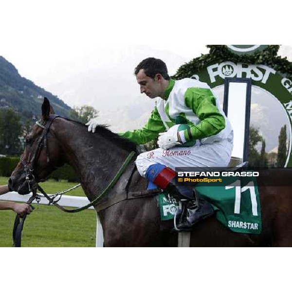 Raffaele Romano on Sharstar after winning the 69.¡ Gran Premio Merano Forst Merano, 28th sep. 2008 ph. Stefano Grasso