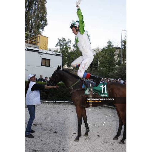 Raffaele Romano jumps from Sharstar after winning the 69.¡ Gran Premio Merano Forst Merano, 28th sep. 2008 ph. Stefano Grasso