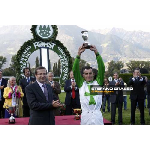 Raffaele Romano stands the cup after winning the 69.¡ Gran Premio Merano Forst Merano, 28th sep. 2008 ph. Stefano Grasso