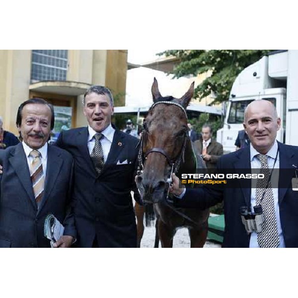 Augusto Mantello, Paolo Favero, Sharstar and Rodolfo Casieri in the parade ring after winning the 69.¡ Gran Premio Merano Forst Merano, 28th sep. 2008 ph. Stefano Grasso