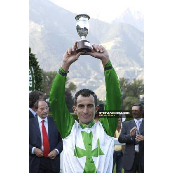 Raffaele Romano stands the cup during the prize giving of the 69.¡Gran Premio Merano Forst Merano, 28th sep. 2008 ph. Stefano Grasso