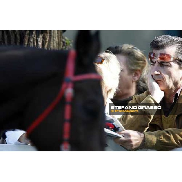 a racegoer before the start of the 69.¡Gran Premio Merano Forst Merano, 28th sep. 2008 ph. Stefano Grasso