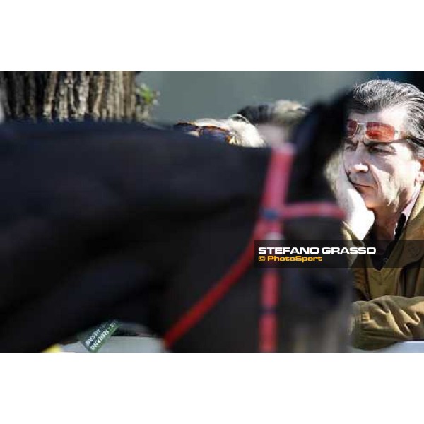 a racegoer before the start of the 69.¡Gran Premio Merano Forst Merano, 28th sep. 2008 ph. Stefano Grasso