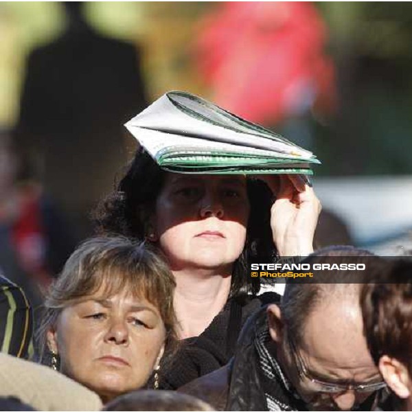 racegoers before the start of the 69.¡Gran Premio Merano Forst Merano, 28th sep. 2008 ph. Stefano Grasso