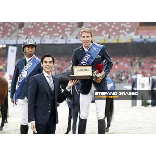 Longines Beijing Masters Eddie Peng with Henrik von Eckermann winners of the Longines Beijing Masters Beijing, 14 nov. 2018 - ph.Stefano Grasso/LBM