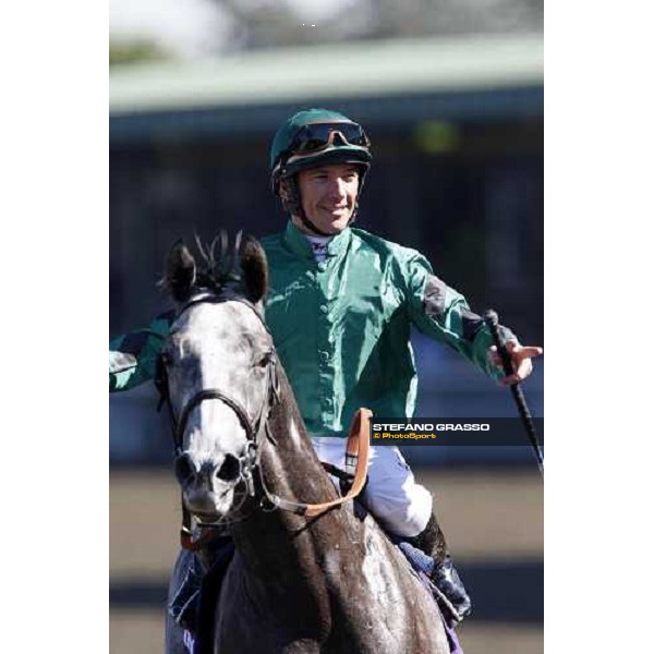 Frankie Dettori coming back in triumph on Donativum after winning the Breeders\' Cup Juvenile Turf at Santa Anita Los Angeles- Santa Anita, 25th oct. 2008 ph. Stefano Grasso