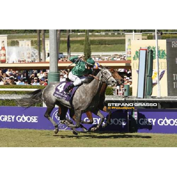 Frankie Dettori on Donativum wins the Breeders\' Cup Juvenile Turf at Santa Anita beating Johnny Murtagh on Westphalia Los Angeles- Santa Anita, 25th oct. 2008 ph. Stefano Grasso