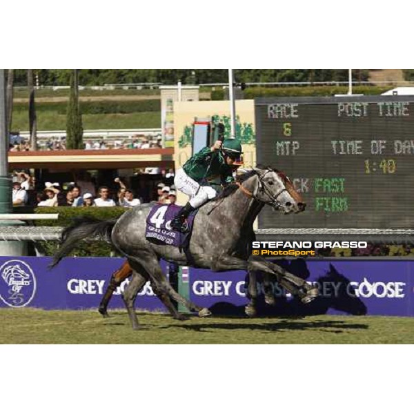 Frankie Dettori on Donativum wins the Breeders\' Cup Juvenile Turf at Santa Anita beating Johnny Murtagh on Westphalia Los Angeles- Santa Anita, 25th oct. 2008 ph. Stefano Grasso
