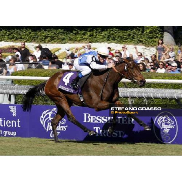 Olivier Peslier on Goldikova goes to win the Breeders\' Cup Mile at Santa Anita Los Angeles- Santa Anita, 25th oct. 2008 ph. Stefano Grasso