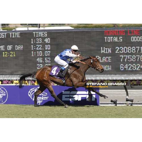 Olivier Peslier on Goldikova celebrates after winning the Breeders\' Cup Mile at Santa Anita Los Angeles- Santa Anita, 25th oct. 2008 ph. Stefano Grasso