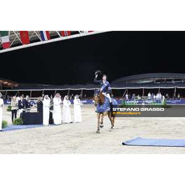 LGCT of Doha - Overall standing Prize giving ceremony - Lap of honour for Ben Maher (GBR) - Doha - Al Shaqab, 10 November 2018 - ph.Stefano Grasso/LGCT