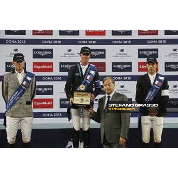 LGCT of Doha - Grand Prix Prize giving ceremony - Charles Villoz (VP and Head of International Sales at Longines) presents the Longines watch to Ben Maher (GBR) - Doha - Al Shaqab, 10 November 2018 - ph.Stefano Grasso/LGCT