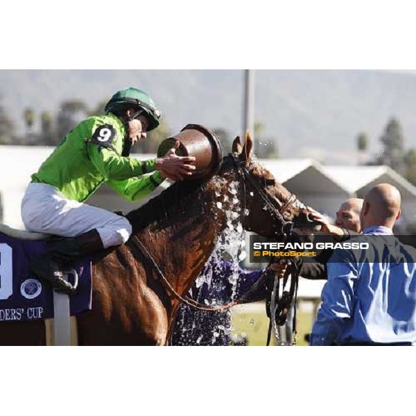 a shower of ice by Richard Migliore to Desert Code after winning the Breeders\' Cup Turf Sprint at Santa Anita Los Angeles- Santa Anita, 25th oct. 2008 ph. Stefano Grasso