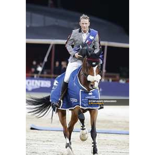 LGCT of Doha - Grand Prix Prize giving ceremony - Lap of honour for Peder Fredricson (SWE) - Doha - Al Shaqab, 10 November 2018 - ph.Stefano Grasso/LGCT