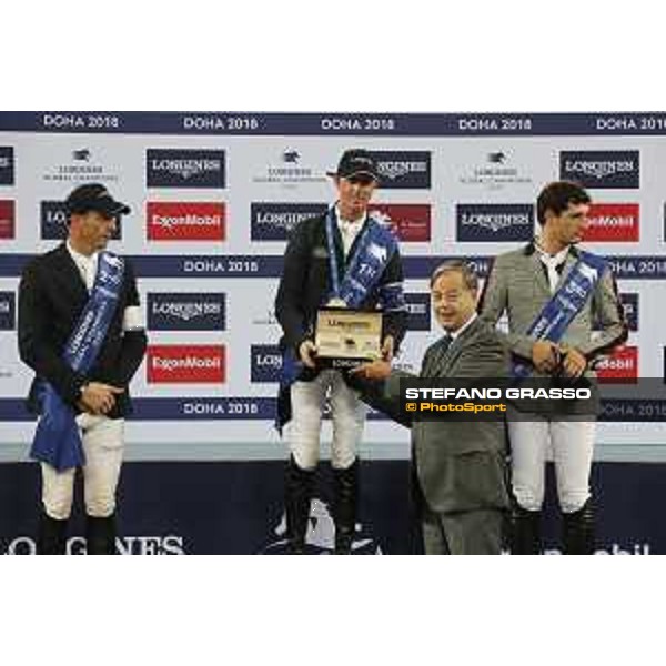 LGCT of Doha - Overall standing Prize giving ceremony - Charles Villoz (VP and Head of International Sales at Longines) presents the Longines watch to 2018 LGCT Champion of Champions Ben Maher (GBR) - Doha - Al Shaqab, 10 November 2018 - ph.Stefano Grasso/LGCT