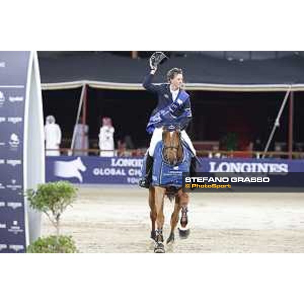 LGCT of Doha - Overall standing Prize giving ceremony - Lap of honour for Ben Maher (GBR) - Doha - Al Shaqab, 10 November 2018 - ph.Stefano Grasso/LGCT